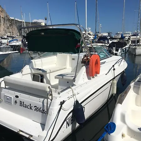 Bateau Sainte Maria Úszó hotel
